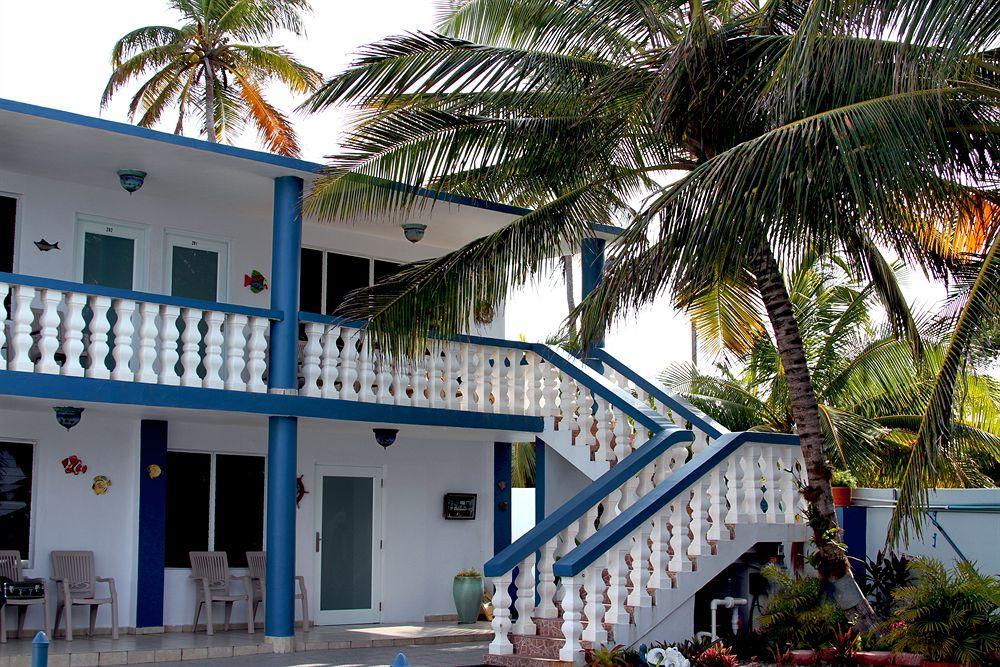 The Beach Guesthouse Pinones Exterior photo