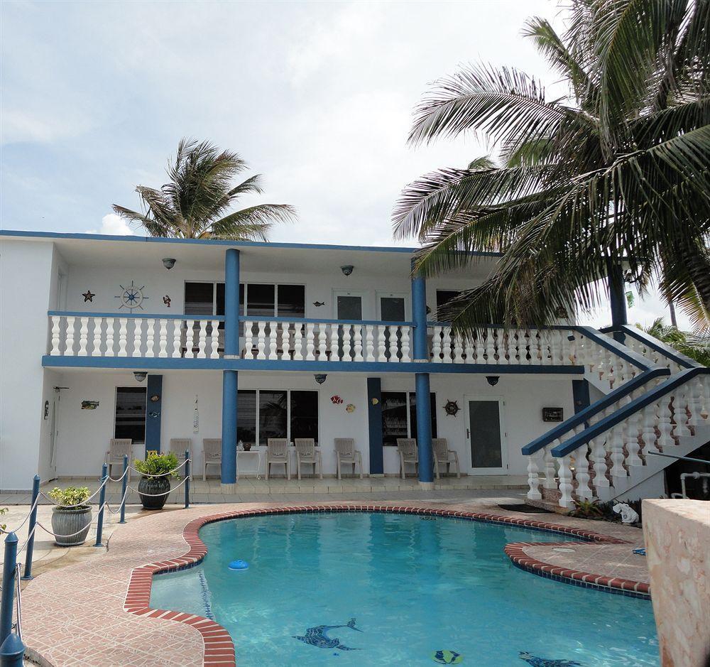 The Beach Guesthouse Pinones Exterior photo